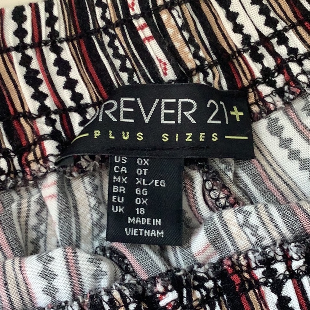 Patterned Soft Shorts - Picture 3 of 4